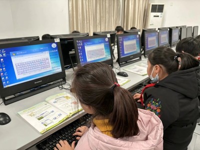 创意激发思维火花，科技赋能未来成长——记合肥某小学信息科技学科期末测评活动